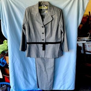 4 piece suit / ensemble